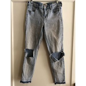 Light Wash Distressed Bullhead Jeans